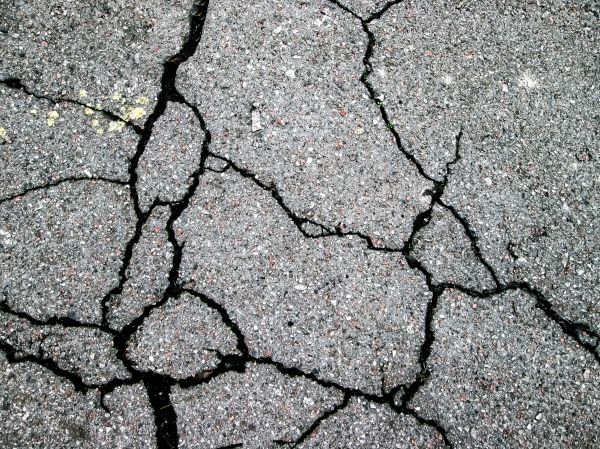Driveway Crack Filling in Holly Springs